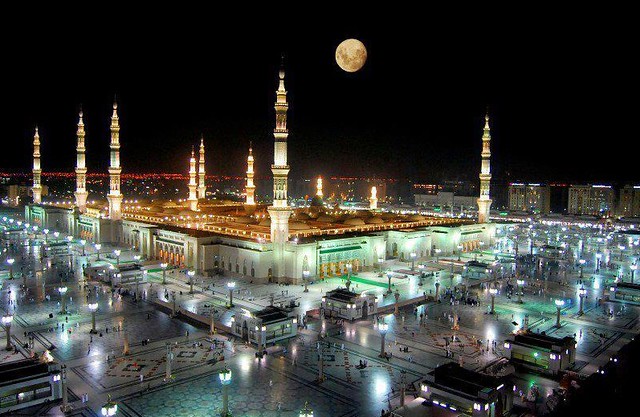 madina night view